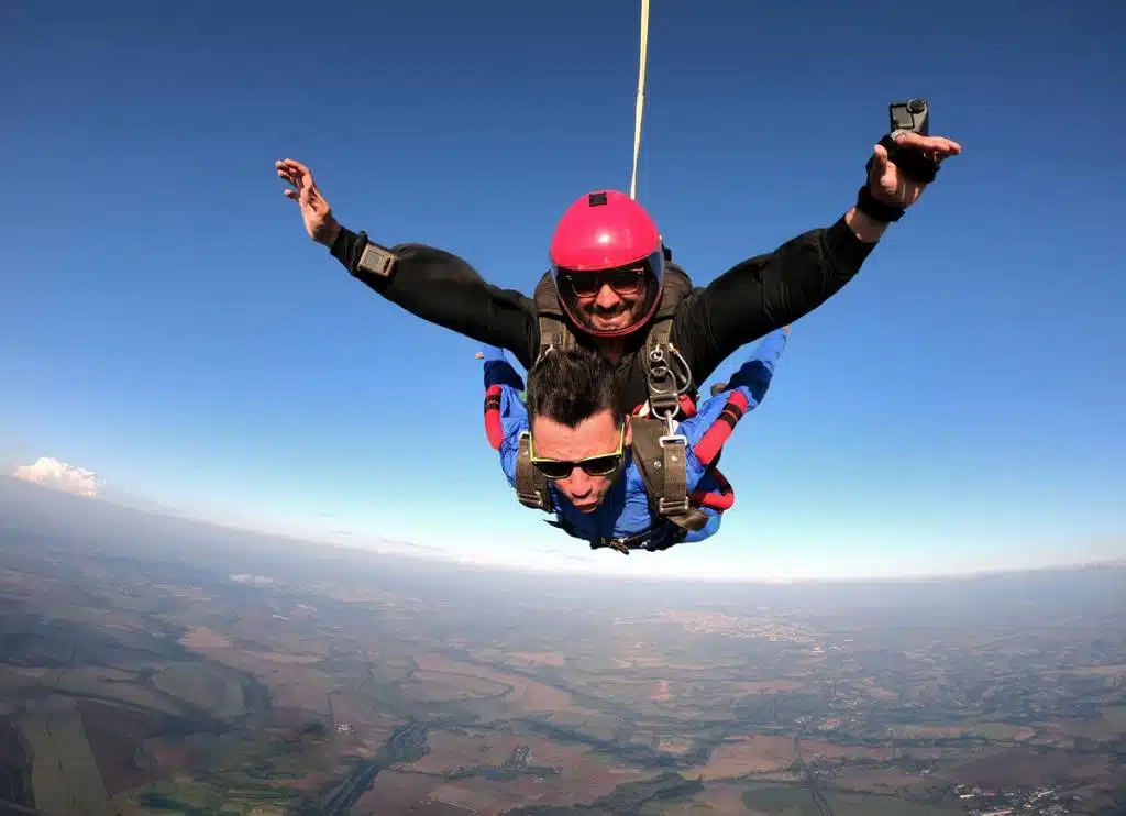 bon cadeau saut parachute activité sensations fortes offrir présent homme parapente élastique