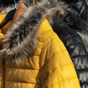 Doudoune colorée pour enfant avec capuche et poches