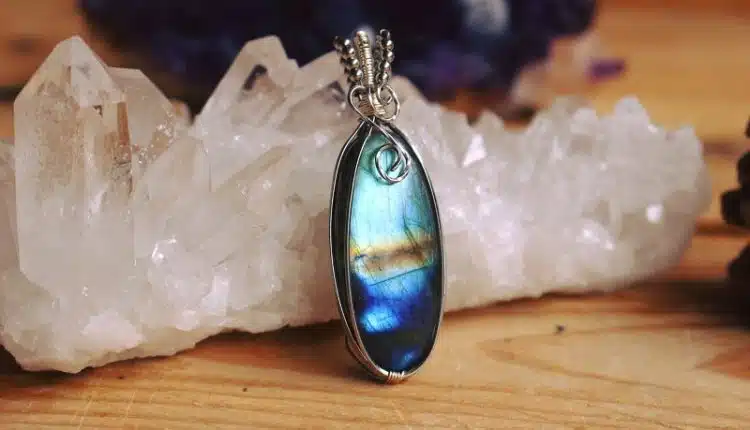 La labradorite a-t-elle des pouvoirs magiques