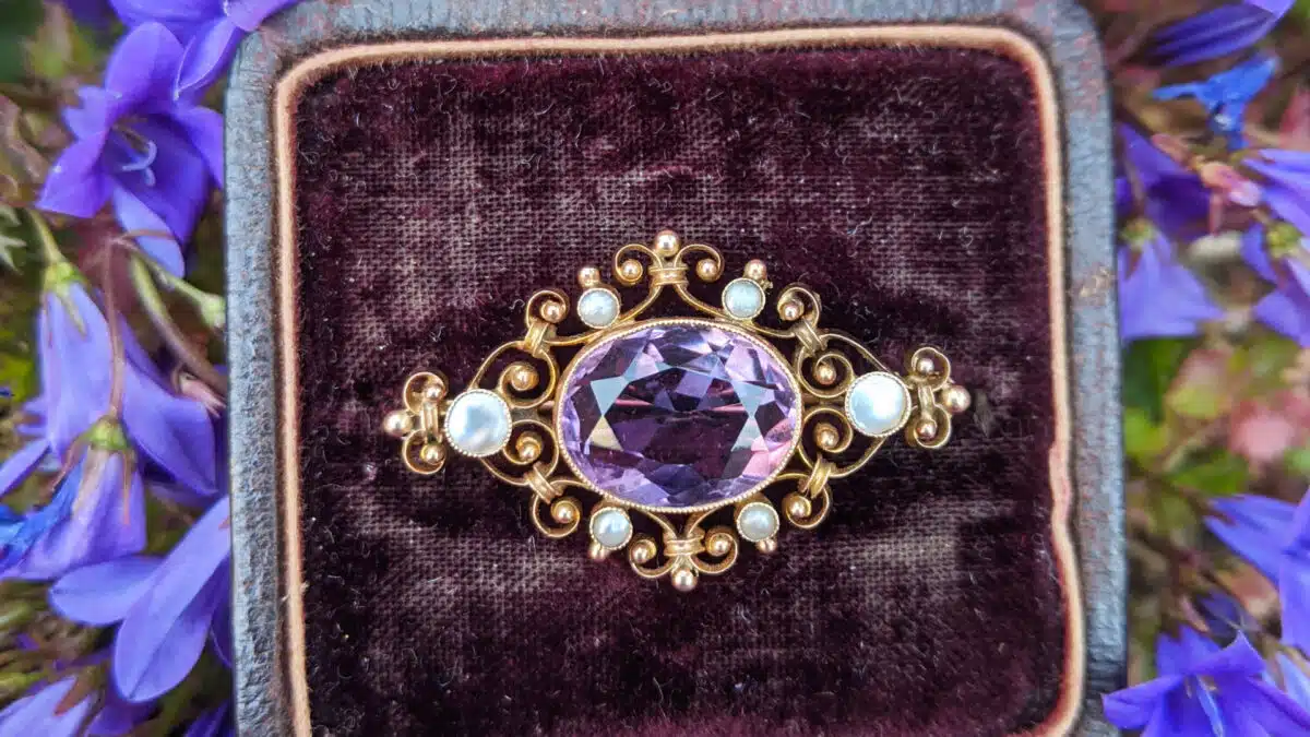 Comment vendre une broche ancienne ?